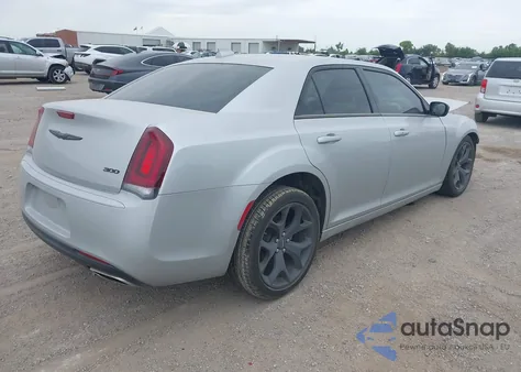 2023 Chrysler 300 Touring z USA, uszkodzony, nr VIN 2C3CCAAG6PH537925